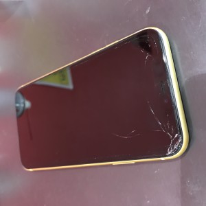iPhone11ガラス割れ修理川口