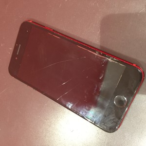 iPhone8 画面割れ　修理　川口　即日