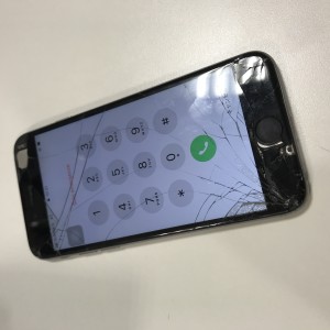 iPhone8画面修理交換埼玉県川口市即日