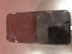 iPhone11Pro-display-broken