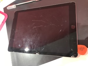 iPad 6 ガラス割れ　画面　修理　川口　西川口