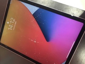 iPadAir4第四世代ガラス交換修理