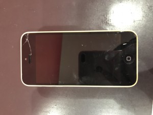 iPhone5c ガラス割れ　修理　川口