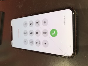 iPhoneXS ガラス修理　西川口