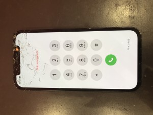 iPhone12 画面修理　川口市