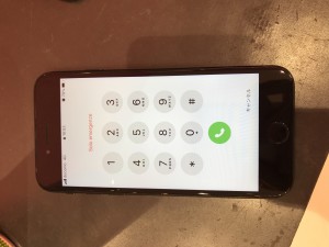 iPhoneSE第2世代　画面修理　埼玉県川口市