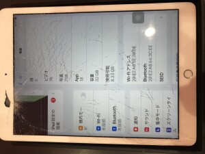 iPad8ガラス故障