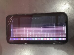 iPhone11 画面修理　川口市