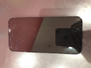 iPhone14Plus 画面修理　川口市