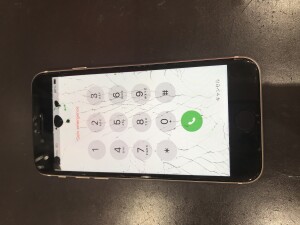 iPhoneSE 液晶修理　戸田