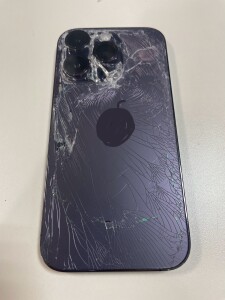 iPhone14Pro 背面ガラス修理 川口